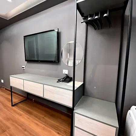 Peaky Hotel