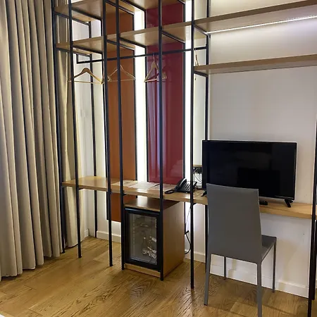 Peaky Hotel 4*