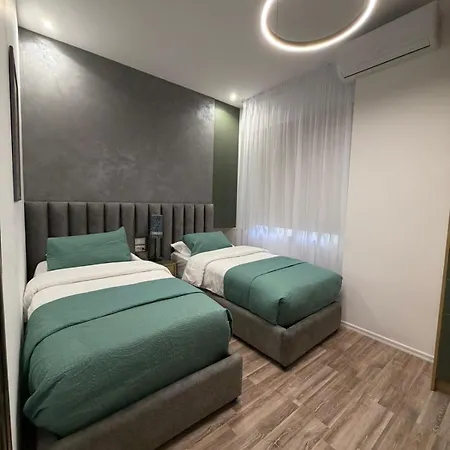 Peaky Hotel