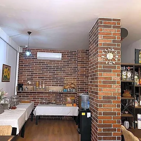 Peaky Отель Дуррес